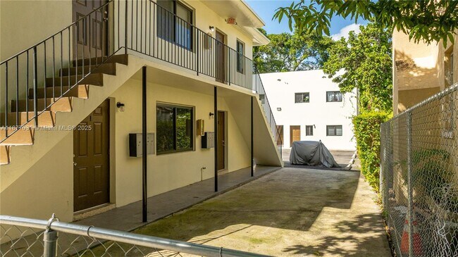 Foto del edificio - 1035 SW 4th St