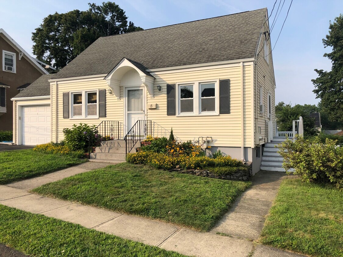 19 Pauline Ave, West Haven, CT 06516 House Rental in West Haven, CT