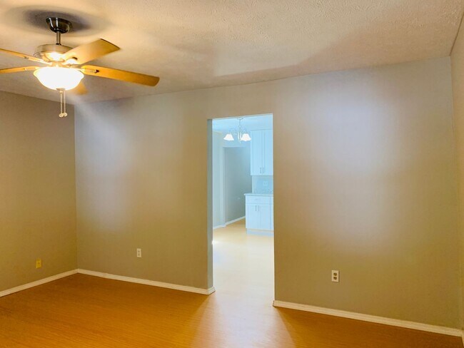 Building Photo - 7 Burdette Place