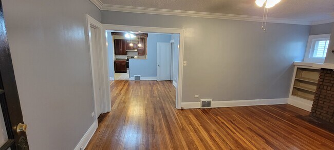 Building Photo - 2185 Glenbury Ave