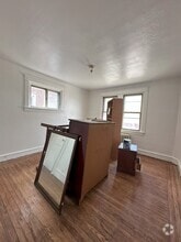 Building Photo - 3225 Fanshawe St