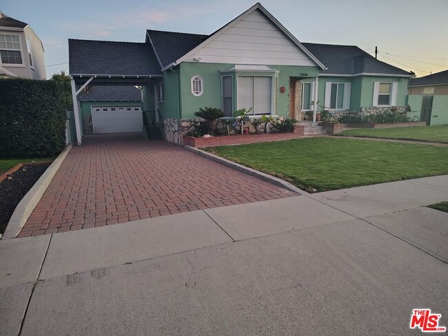 Building Photo - 5446 Angeles Vista Blvd