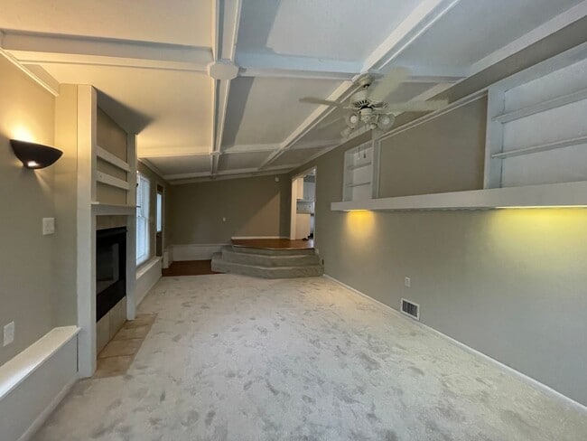 Building Photo - 2132 S 48th Ave