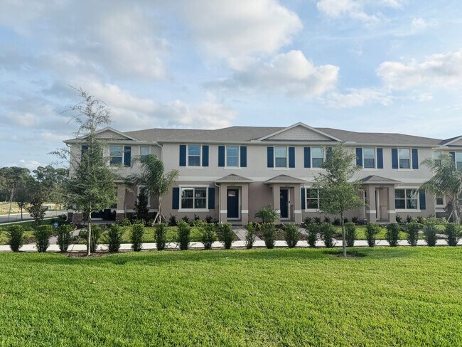Foto del edificio - Awesome Townhome for rent at Winter Garden