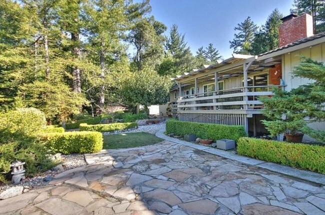 Foto del edificio - 23349 Deerfield Rd