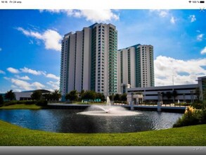 Building Photo - 231 Riverside Dr