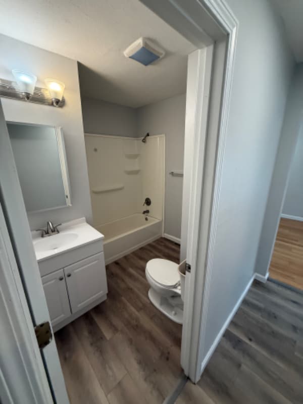 Building Photo - 254 Circle Dr