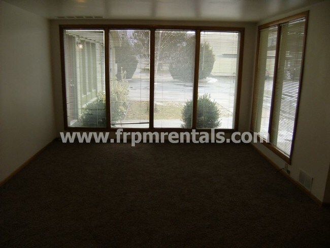 Building Photo - 2811 W Malad St