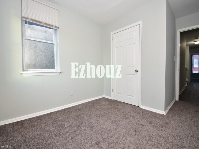 Foto del edificio - 5 br, 1.5 bath House - 1000 Block Area