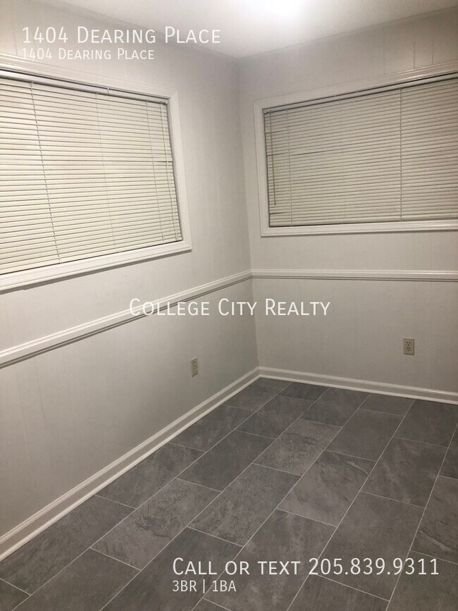 Building Photo - 1404 Dearing Pl
