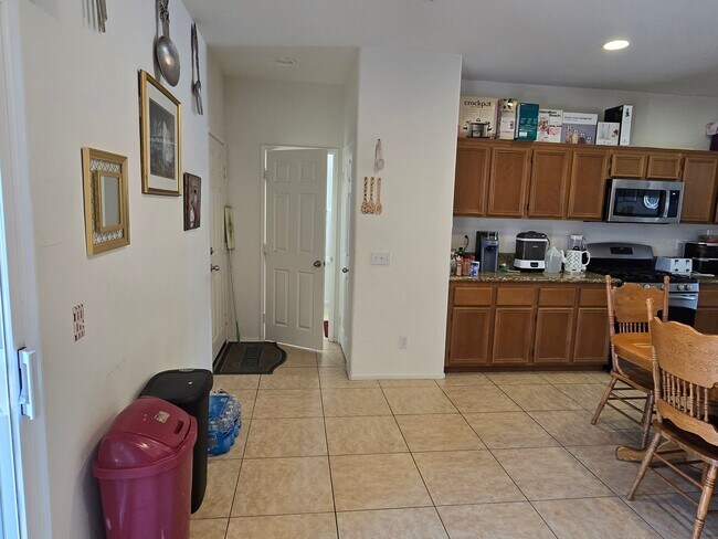 Building Photo - 1222 Palmas Ridge