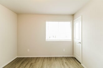 Building Photo - 2546 Grayling Dr