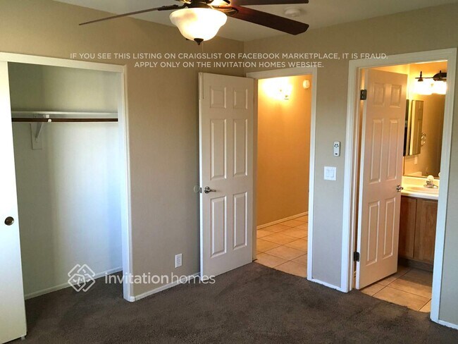 Foto del edificio - 15709 W Smokey Dr