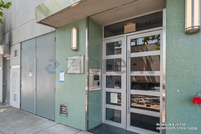 Building Photo - 590 6th St