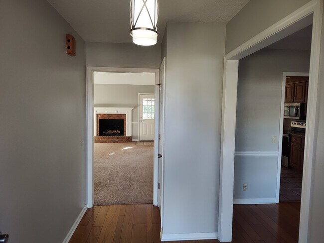 Foto del edificio - 1450 Morris Way Dr