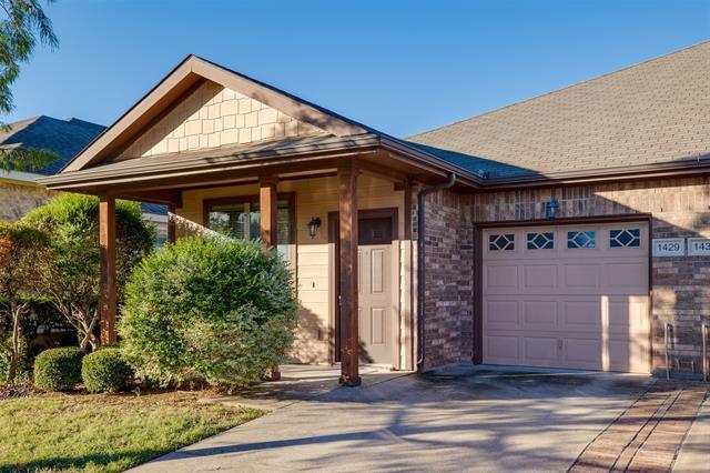 Primary Photo - 1429 Ravenwood Dr