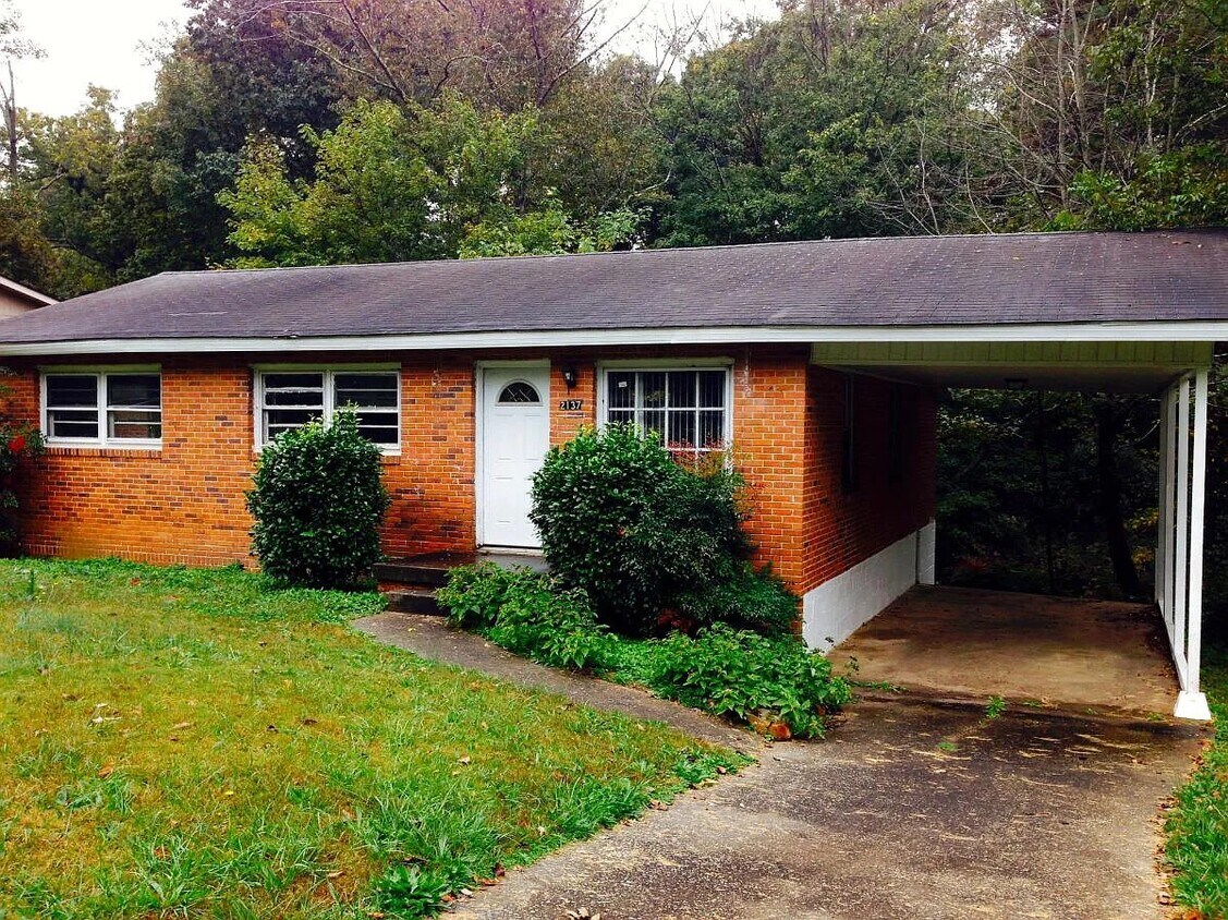 2137 Westover Dr, East Point, GA 30344 House Rental in East Point, GA