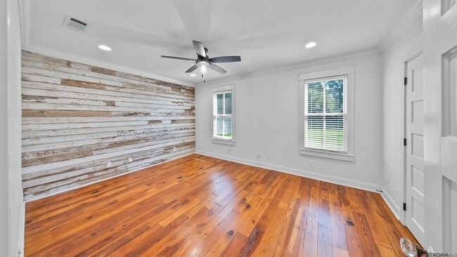 Building Photo - 635 Hebert St