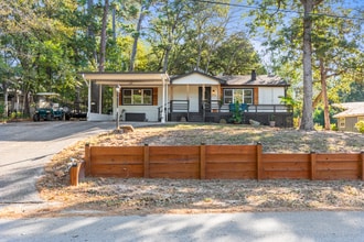 Building Photo - 319 Hideaway Lane Central