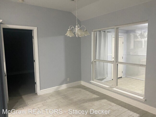 Foto del edificio - 3 br, 2 bath House - 9800 E. 108th Court N.
