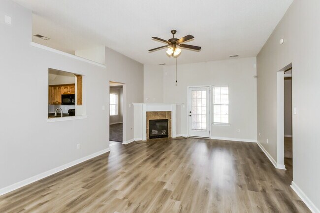 Building Photo - 7182 Crape Myrtle Dr