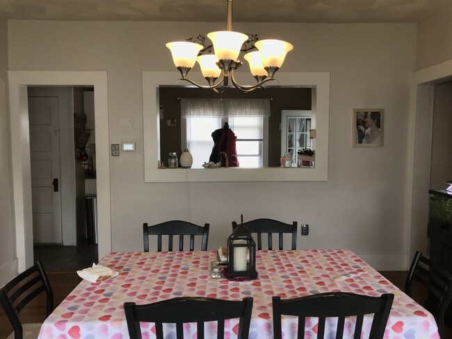 Building Photo - 329 Spring St