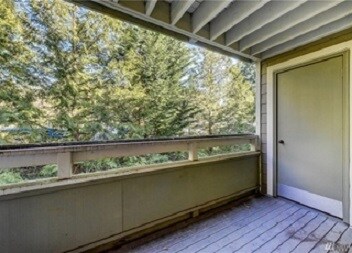 patio (railing is updated now) - 14334 126th Ave NE