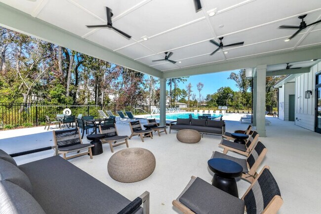 Foto del edificio - 8355 Coventry Ct