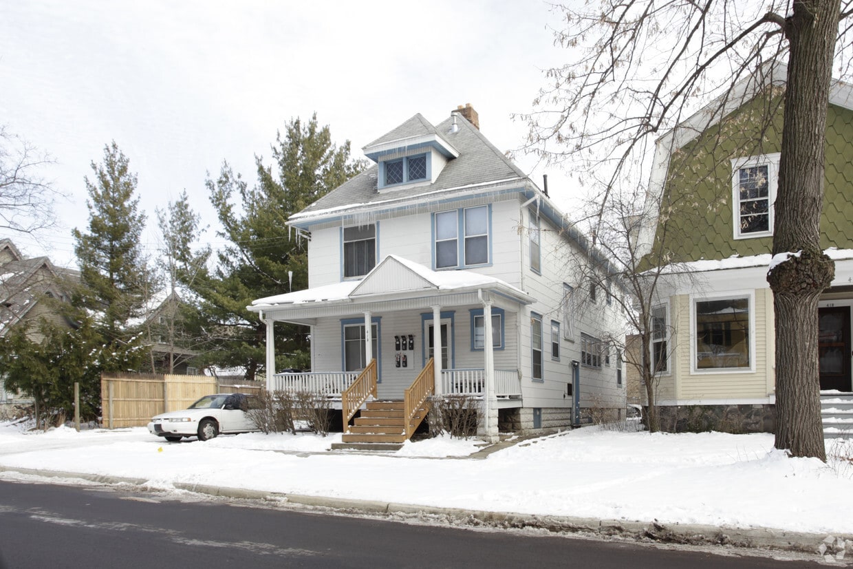 Primary Photo - 415 Davis St