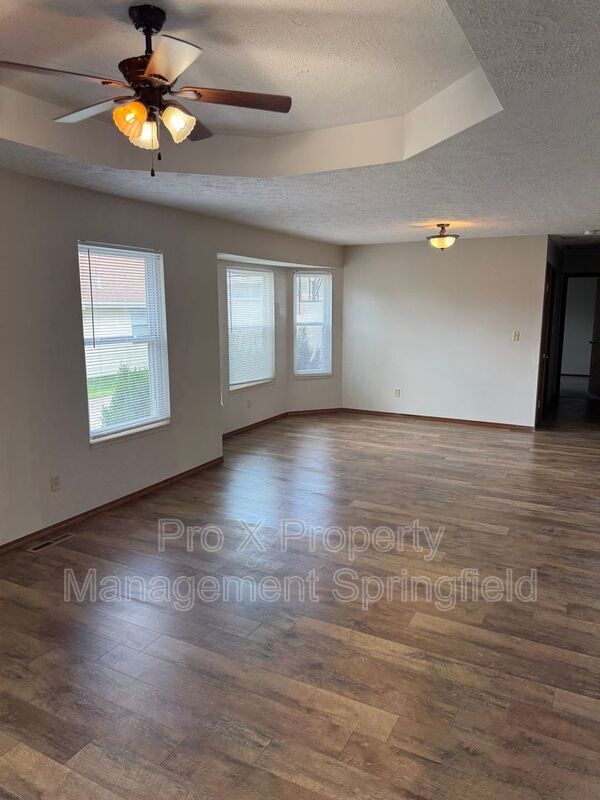Foto del edificio - 613 W Edgewood St
