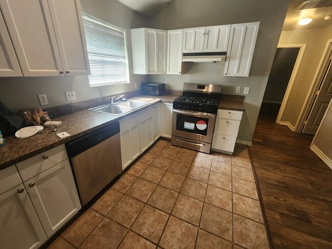 Building Photo - 2714 Whitis Ave