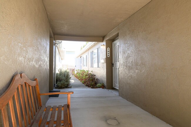 Building Photo - Benicia! Large two bedroom, one bath avail...