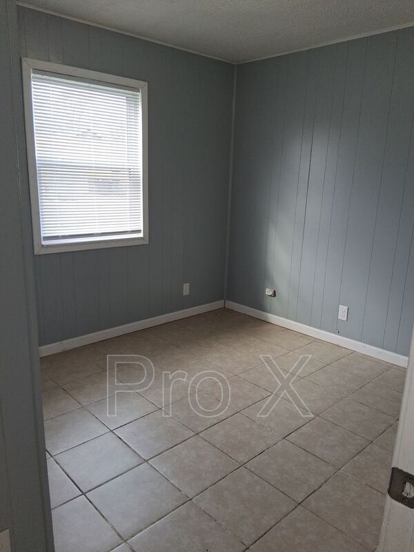 Building Photo - 407 Park St