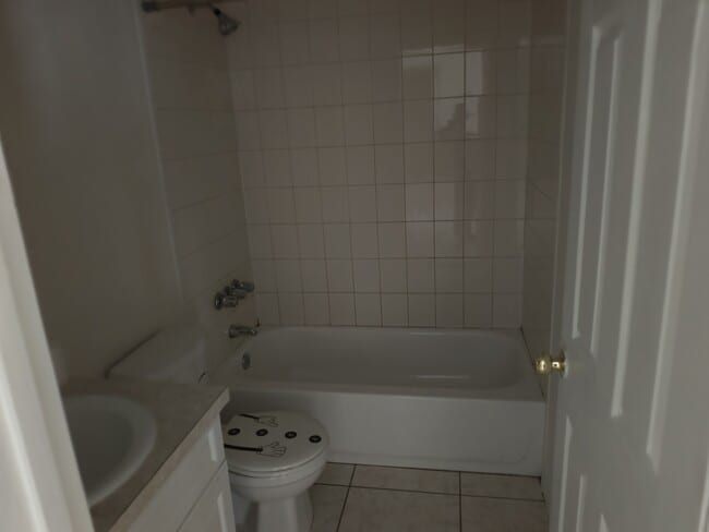 Building Photo - 620 Jaguar Ct