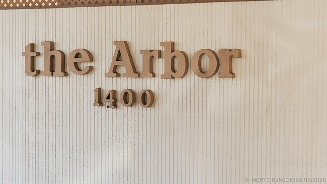 Foto del edificio - 1400 St Charles Pl