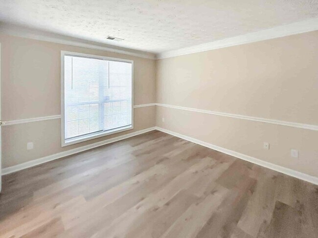 Building Photo - 6090 Farmwood Way SE