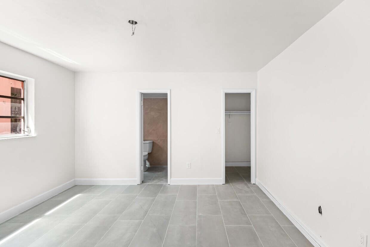 Foto principal - 1880 SW 17th Ave