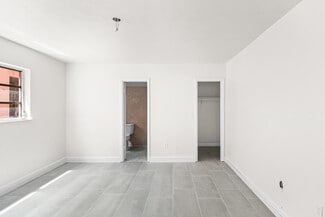 Building Photo - 1880 SW 17th Ave