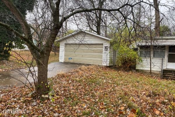 Building Photo - 2 br, 1 bath Townhome - 2381 Virginia Ln.
