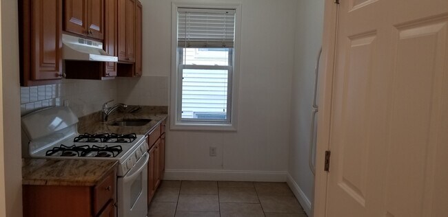 Kitchen - 227 Washington Ave