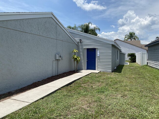 Building Photo - 23117 Dover Dr