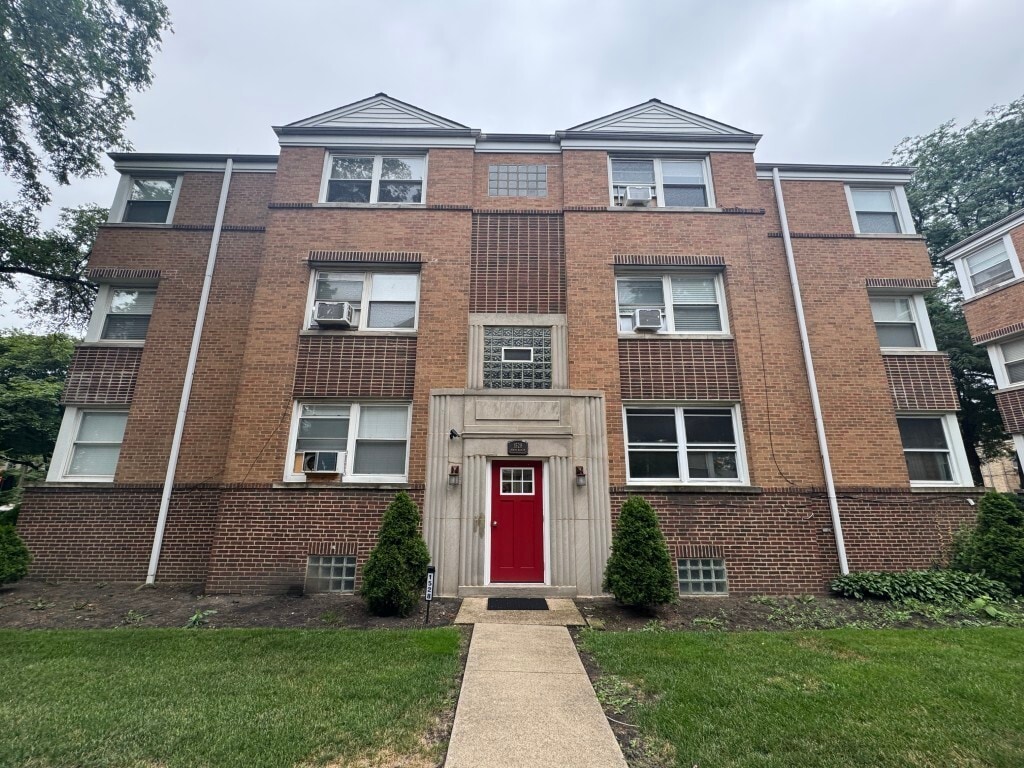 Primary Photo - 1528 N Harlem Ave