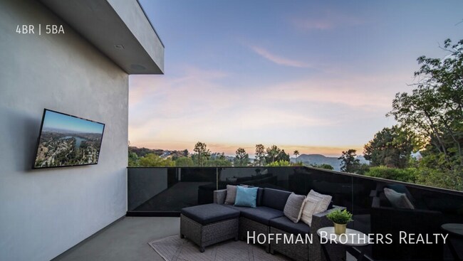 Foto del edificio - 3255 Canyon Lake Dr