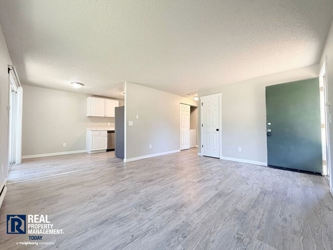 Building Photo - 1408-1414 Josephine Ct SE