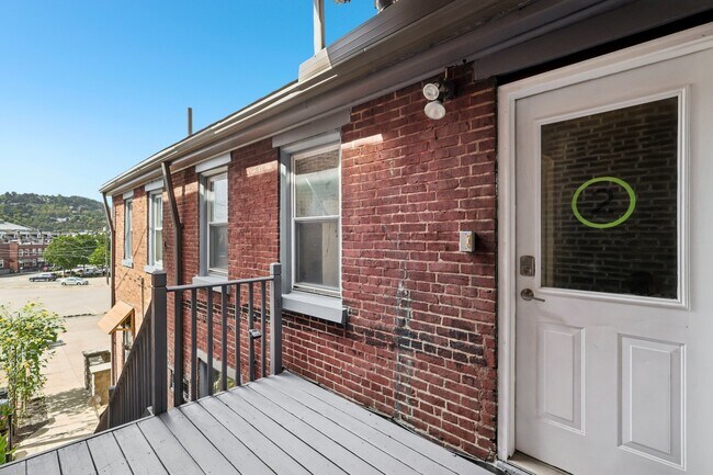 Rear Entrance - 4723 Butler St
