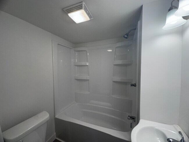 Building Photo - 2602 Cannon-