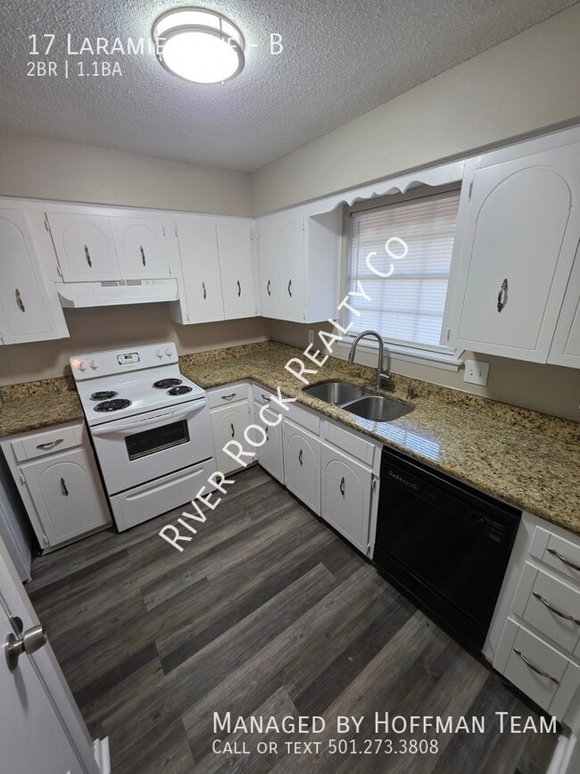 Building Photo - 17 Laramie Cove