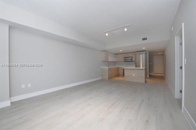 Foto del edificio - 16385 Biscayne Blvd