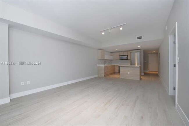 Building Photo - 16385 Biscayne Blvd