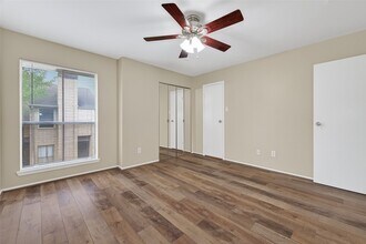 Building Photo - 10811 Richmond Ave.